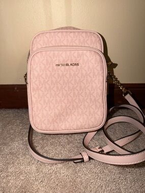 Michael Kors Blush Pink Crossbody Phone Bag with Gold Hardware